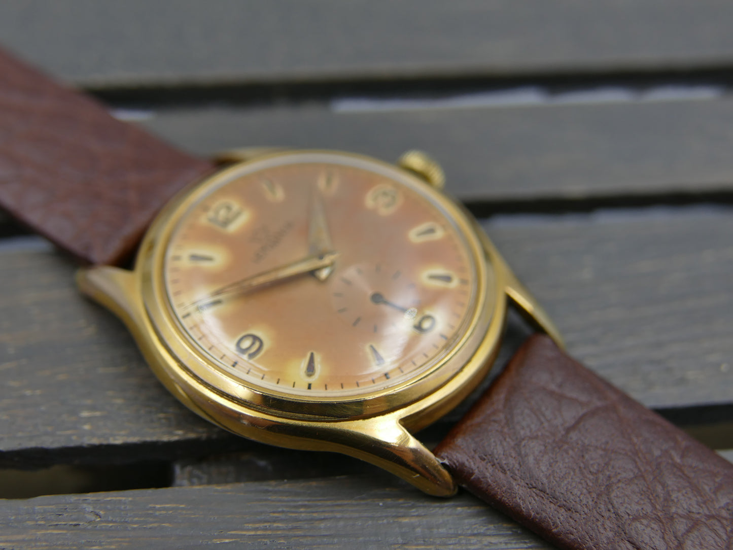 60s vintage Lemania ref. 239 hand wind cal. 3000 tropical dial