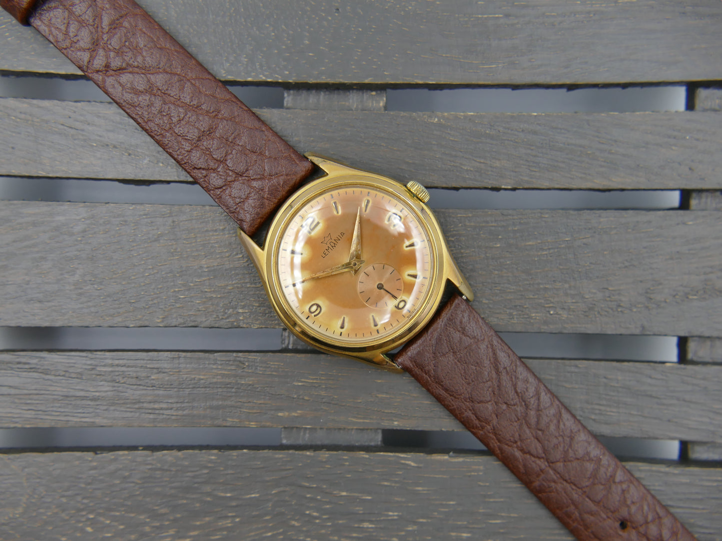 60s vintage Lemania ref. 239 hand wind cal. 3000 tropical dial