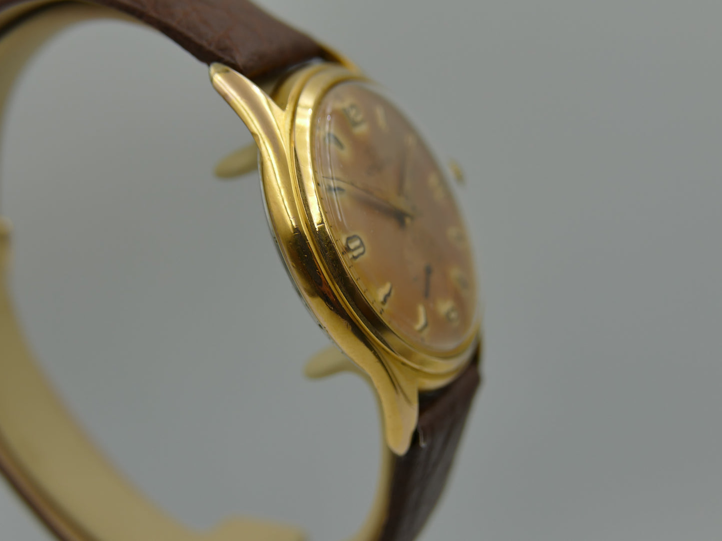 60s vintage Lemania ref. 239 hand wind cal. 3000 tropical dial