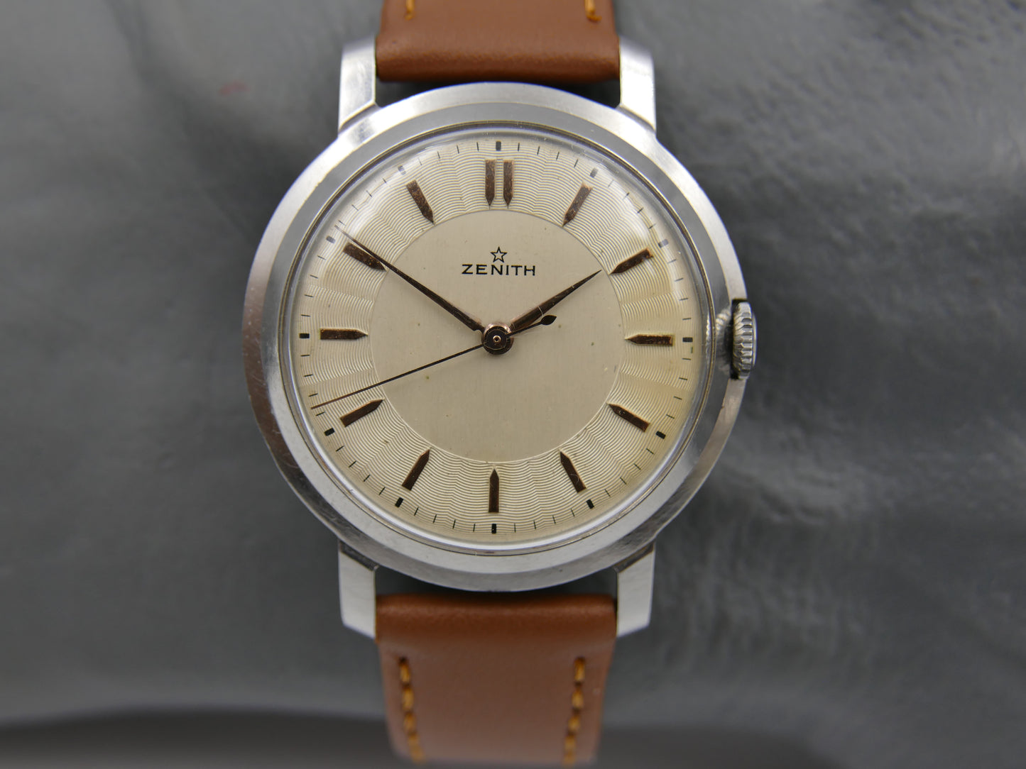 50s vintage watch mens Zenith hand wind  cal. 106-50-5 steel