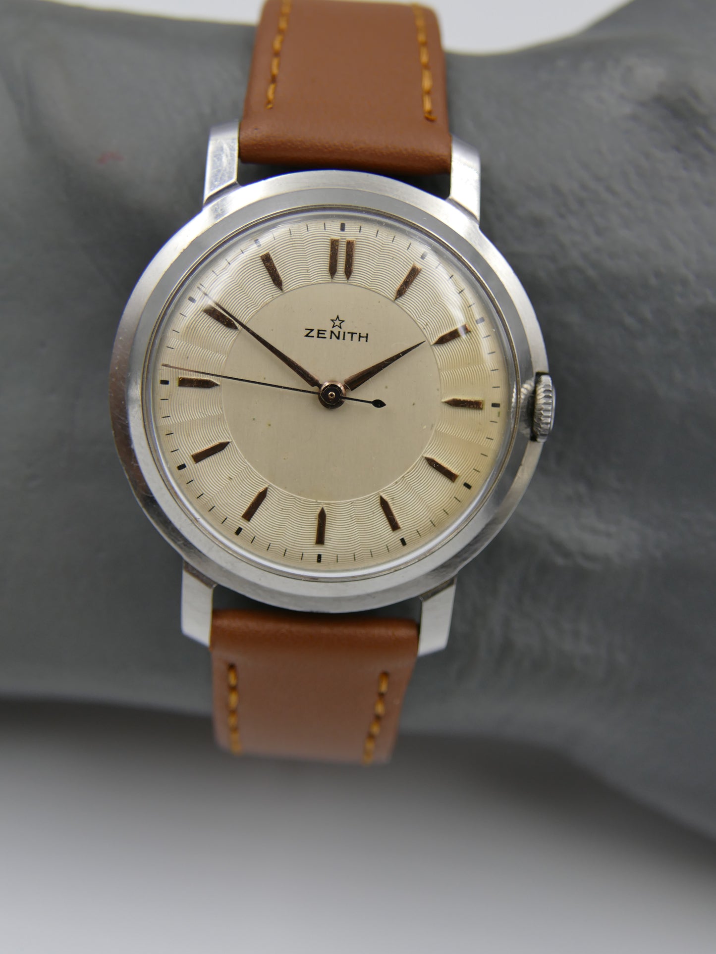 50s vintage watch mens Zenith hand wind  cal. 106-50-5 steel