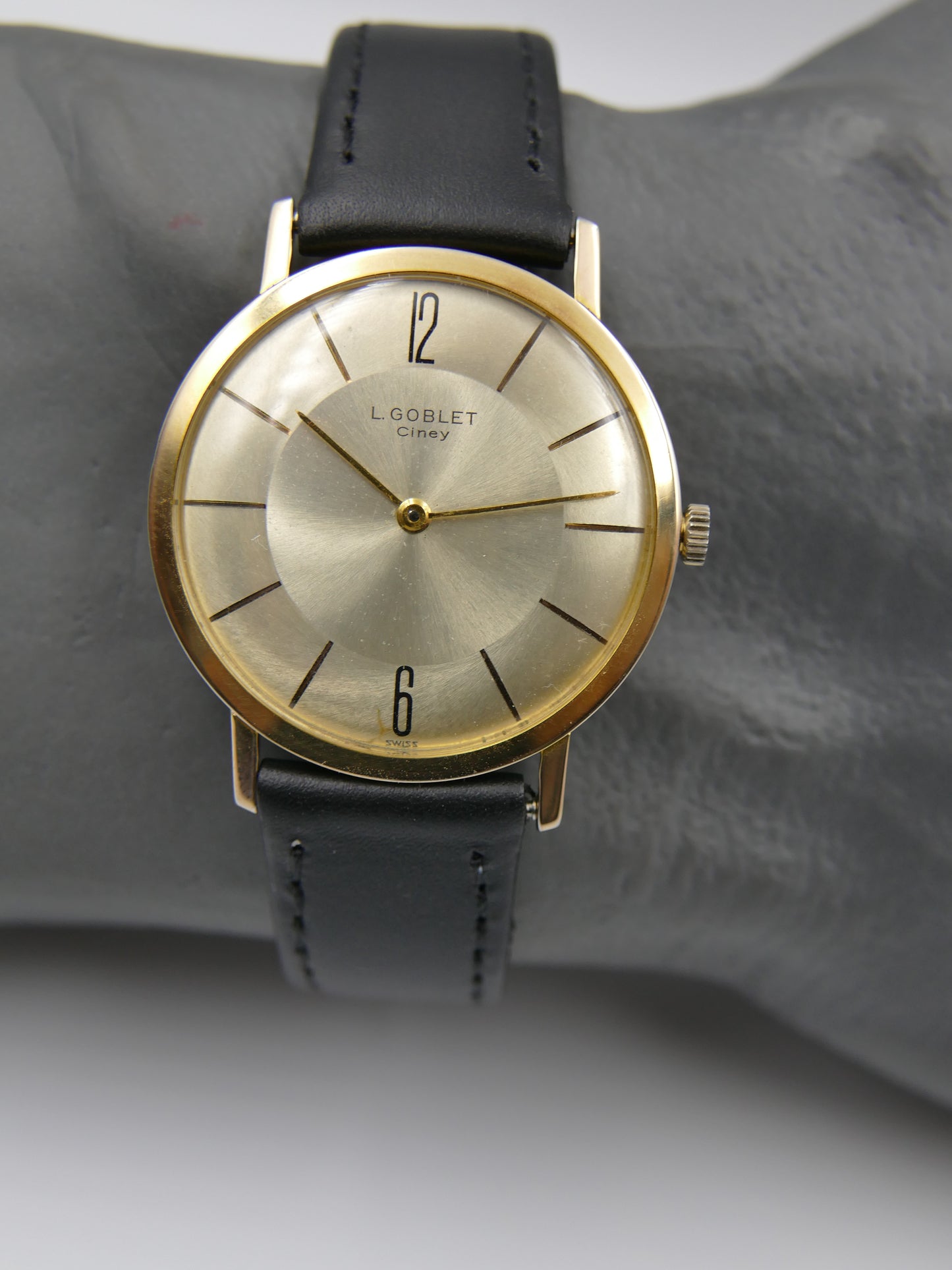 80s vintage watch mens L. Goblet Ciney hand wind Peseux 7001 ultra thin serviced