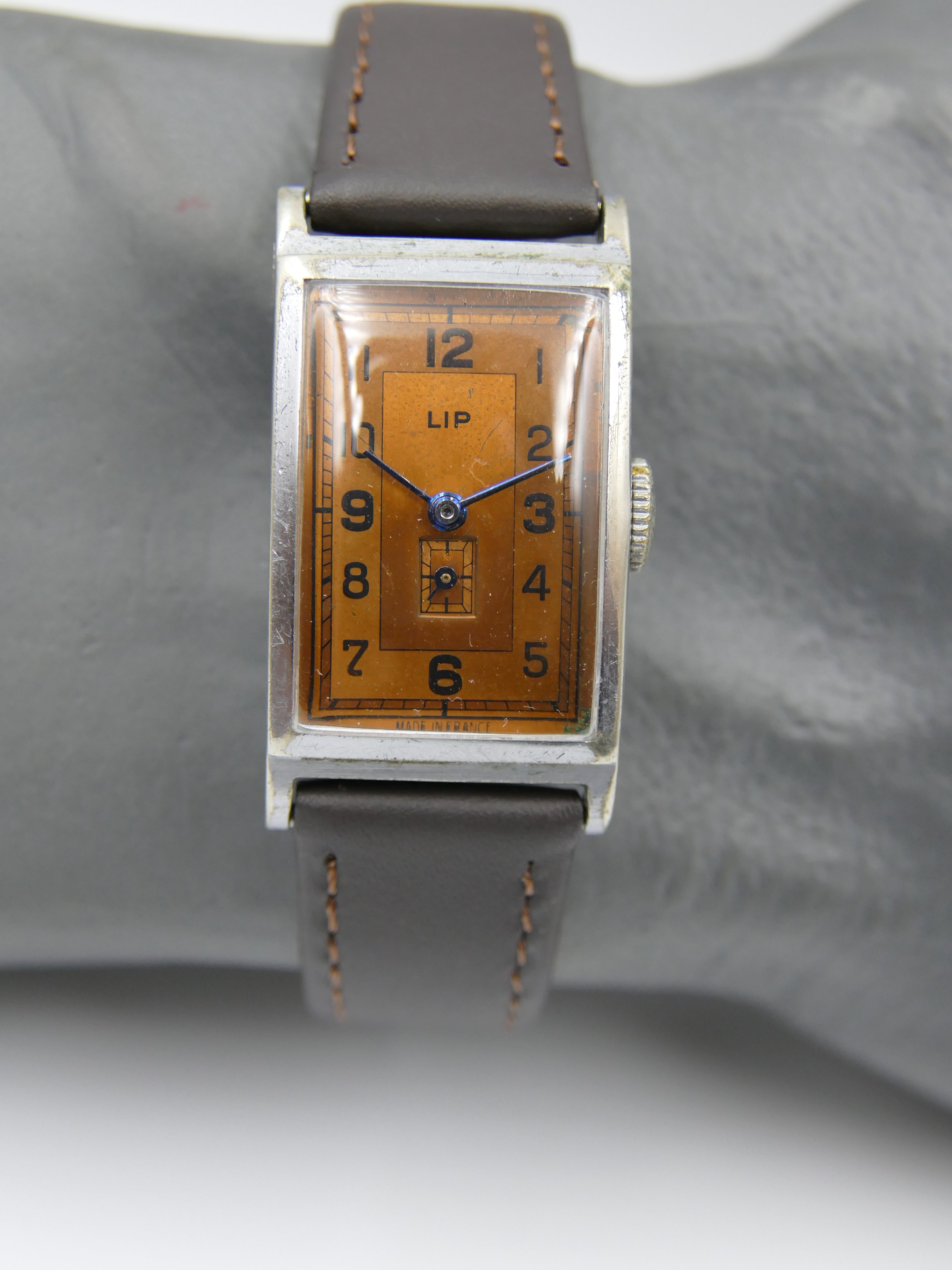 30s vintage watch art deco LIP T18 hand wind Churchill salmon dial