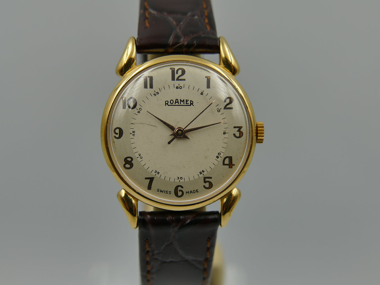 40s vintage watch Roamer ref 6502 crab lugs hand wind MST 372 two tone