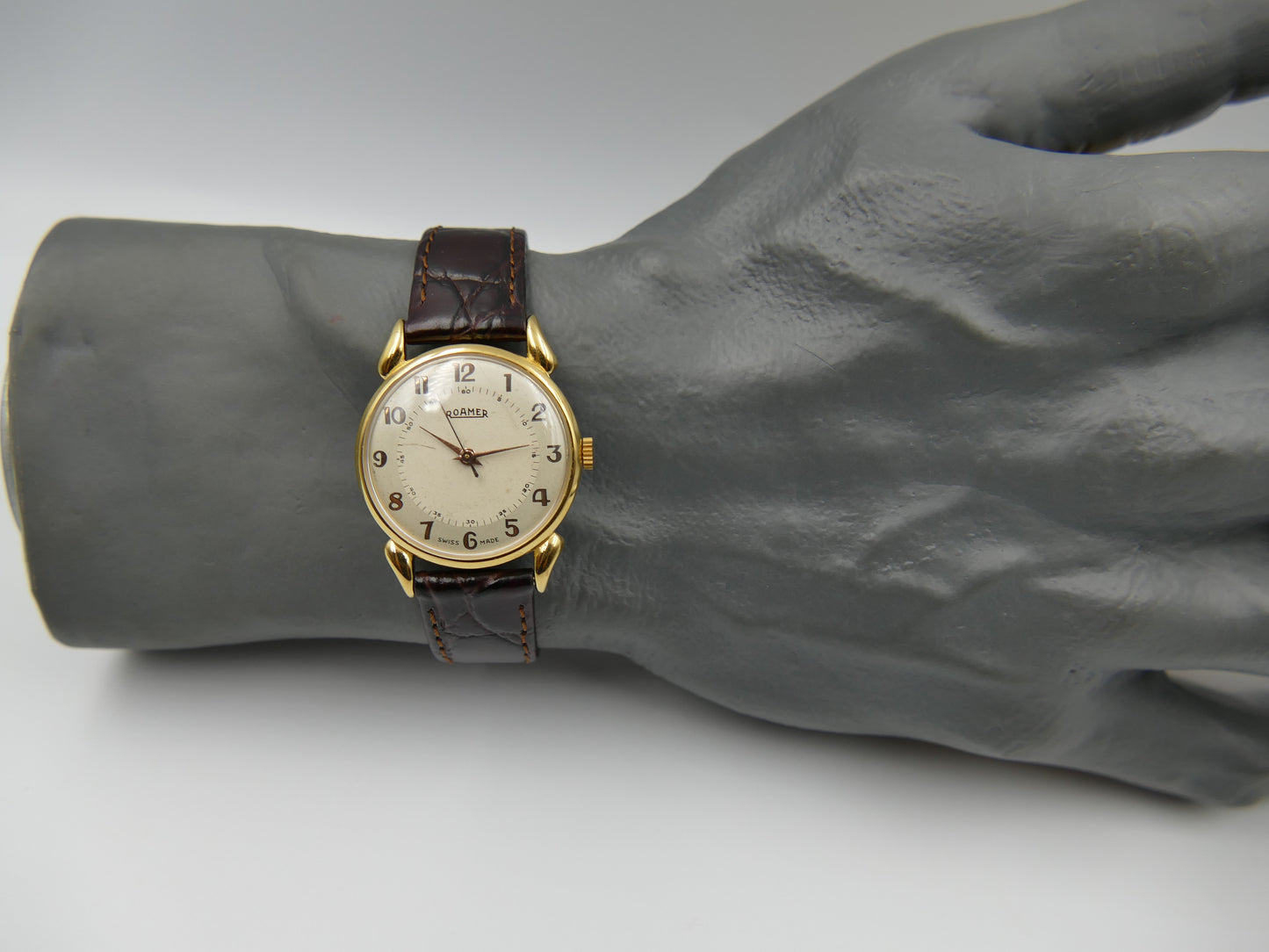 40s vintage watch Roamer ref 6502 crab lugs hand wind MST 372 two tone