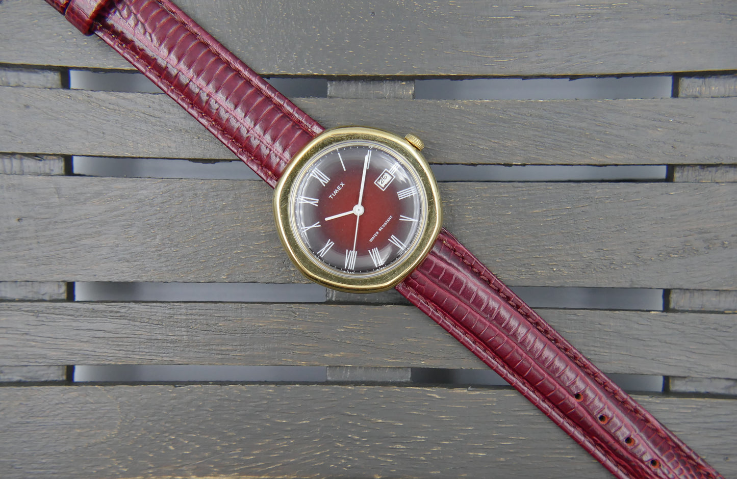 Vintage watch mens Timex hand wind burgundy gold pl