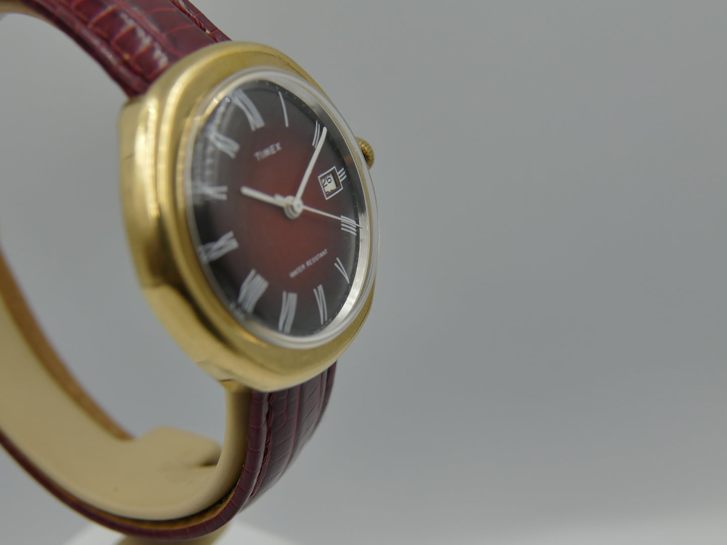 Vintage watch mens Timex hand wind burgundy gold pl