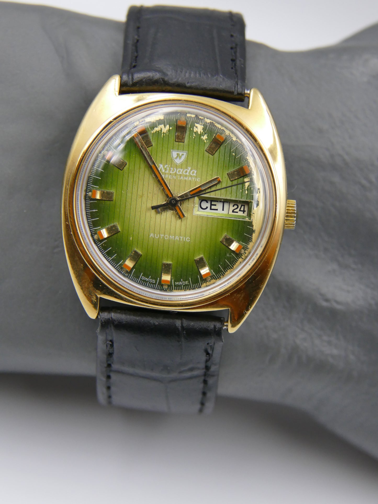 70s vintage watch mens Nivada Compensamatic ref 67111 automatic AS 2066 green dial serviced