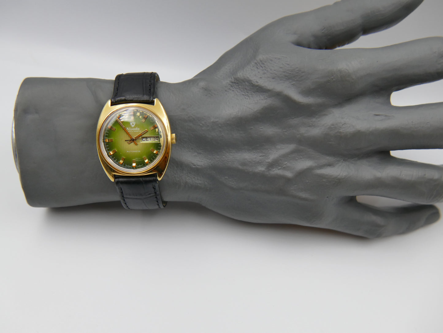 70s vintage watch mens Nivada Compensamatic ref 67111 automatic AS 2066 green dial serviced