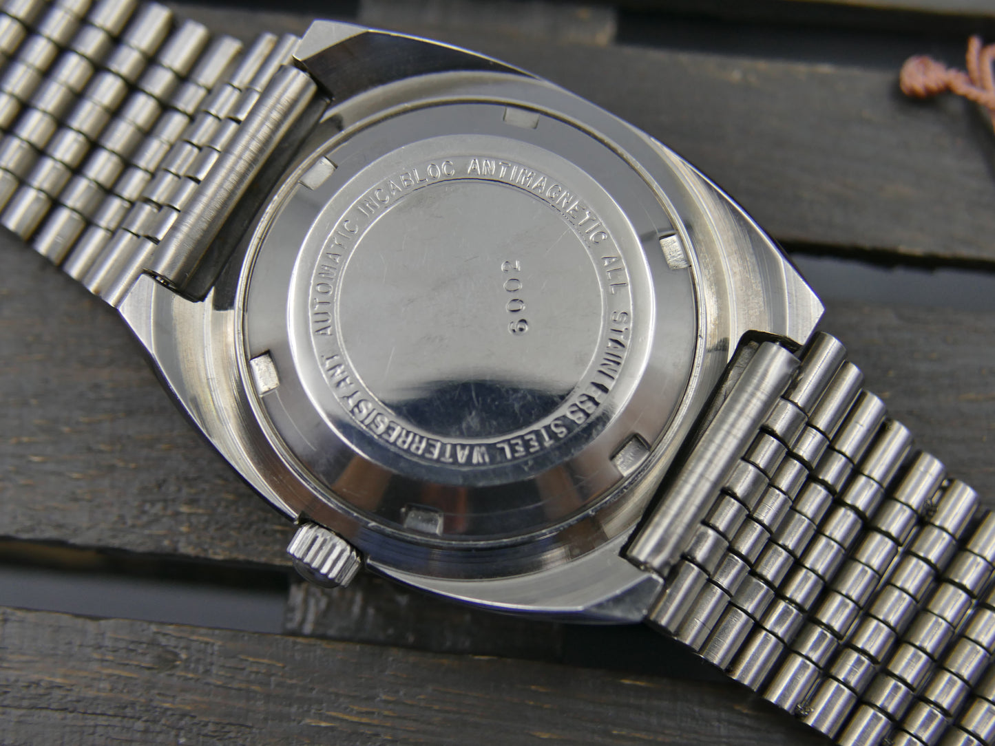 70s vintage watch DUWARD Automatic Cal. ETA 2789 Ref. 6002 green brushed circular dial NOS