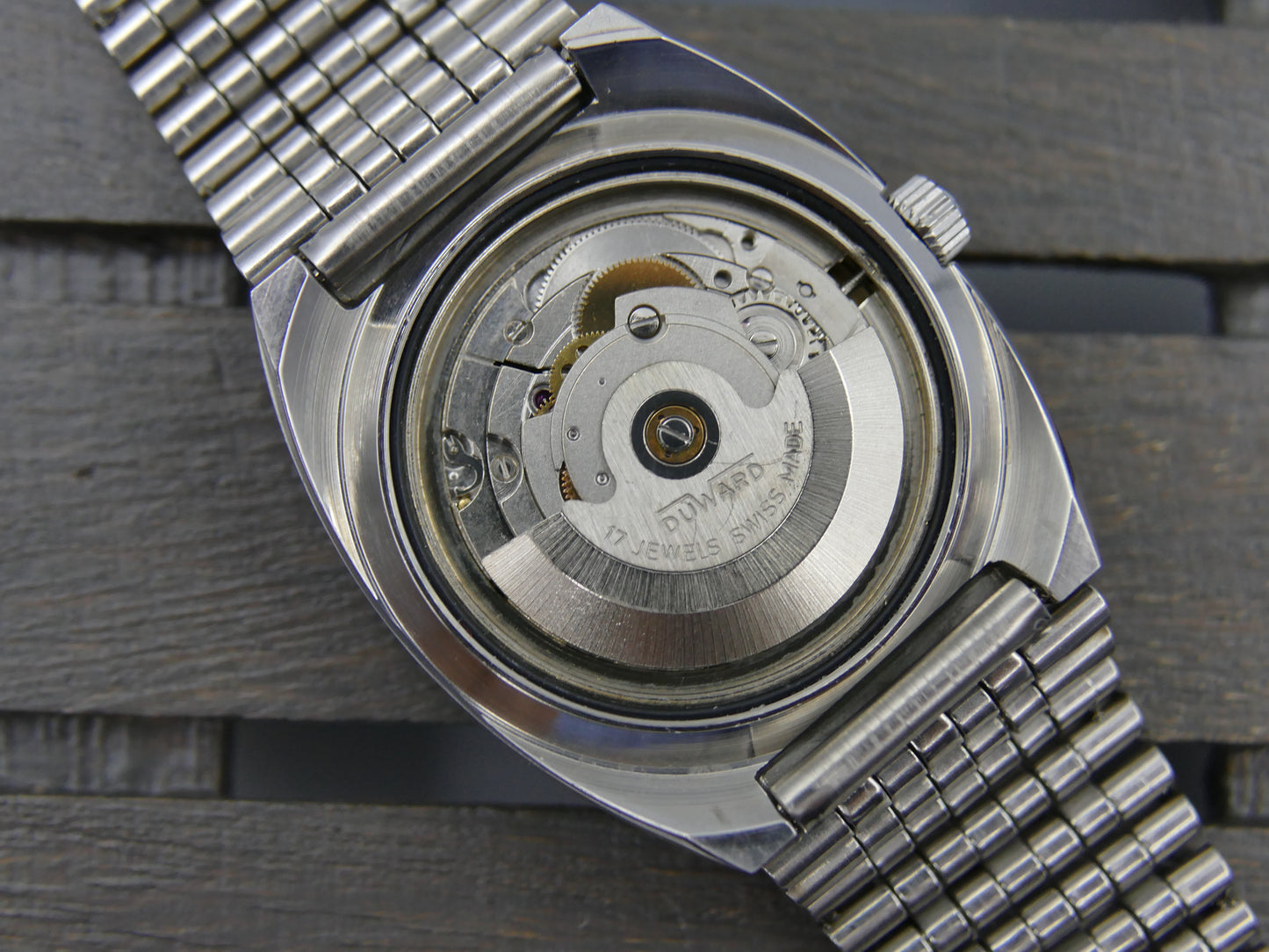 70s vintage watch DUWARD Automatic Cal. ETA 2789 Ref. 6002 green brushed circular dial NOS