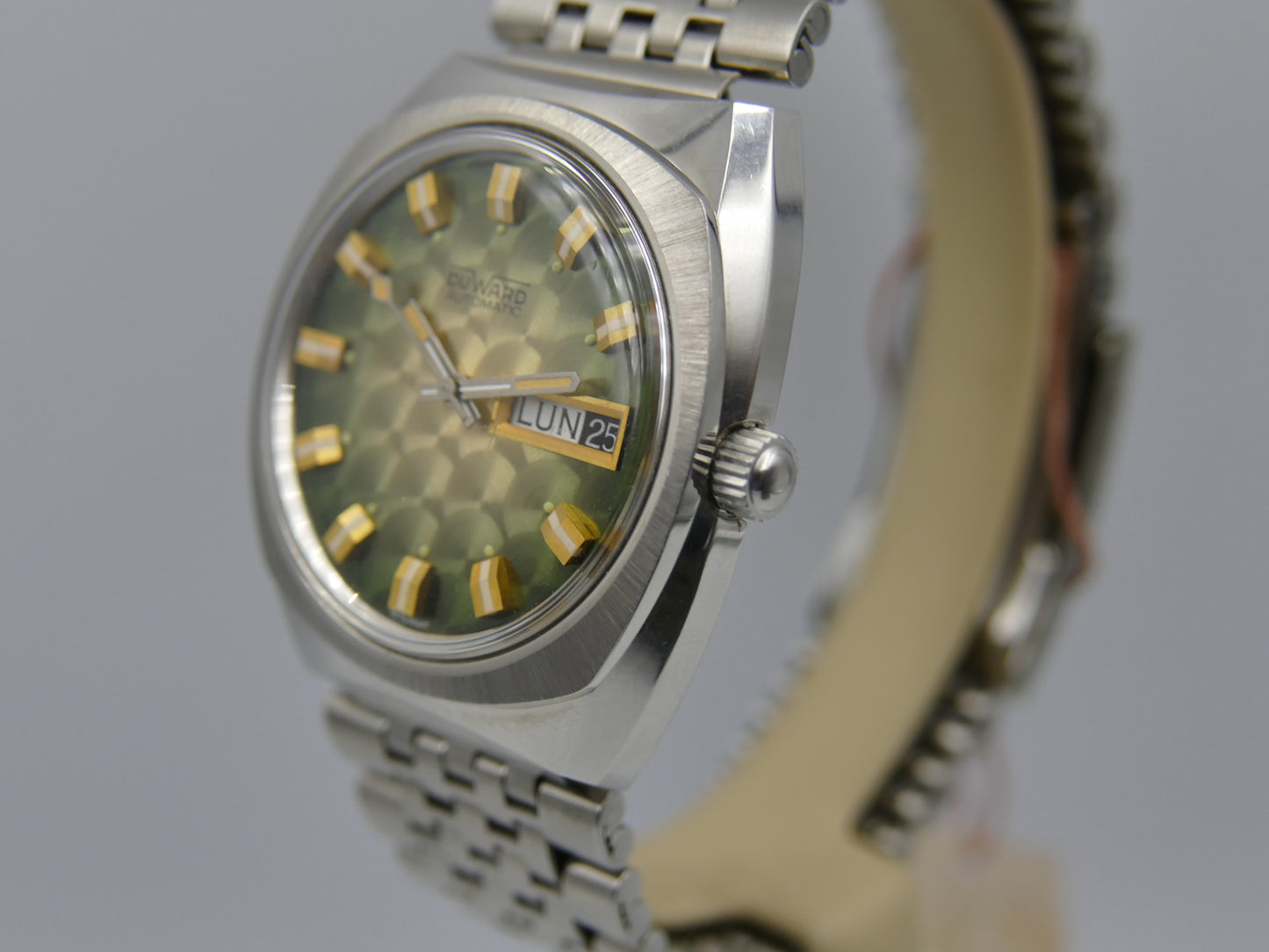 70s vintage watch DUWARD Automatic Cal. ETA 2789 Ref. 6002 green brushed circular dial NOS
