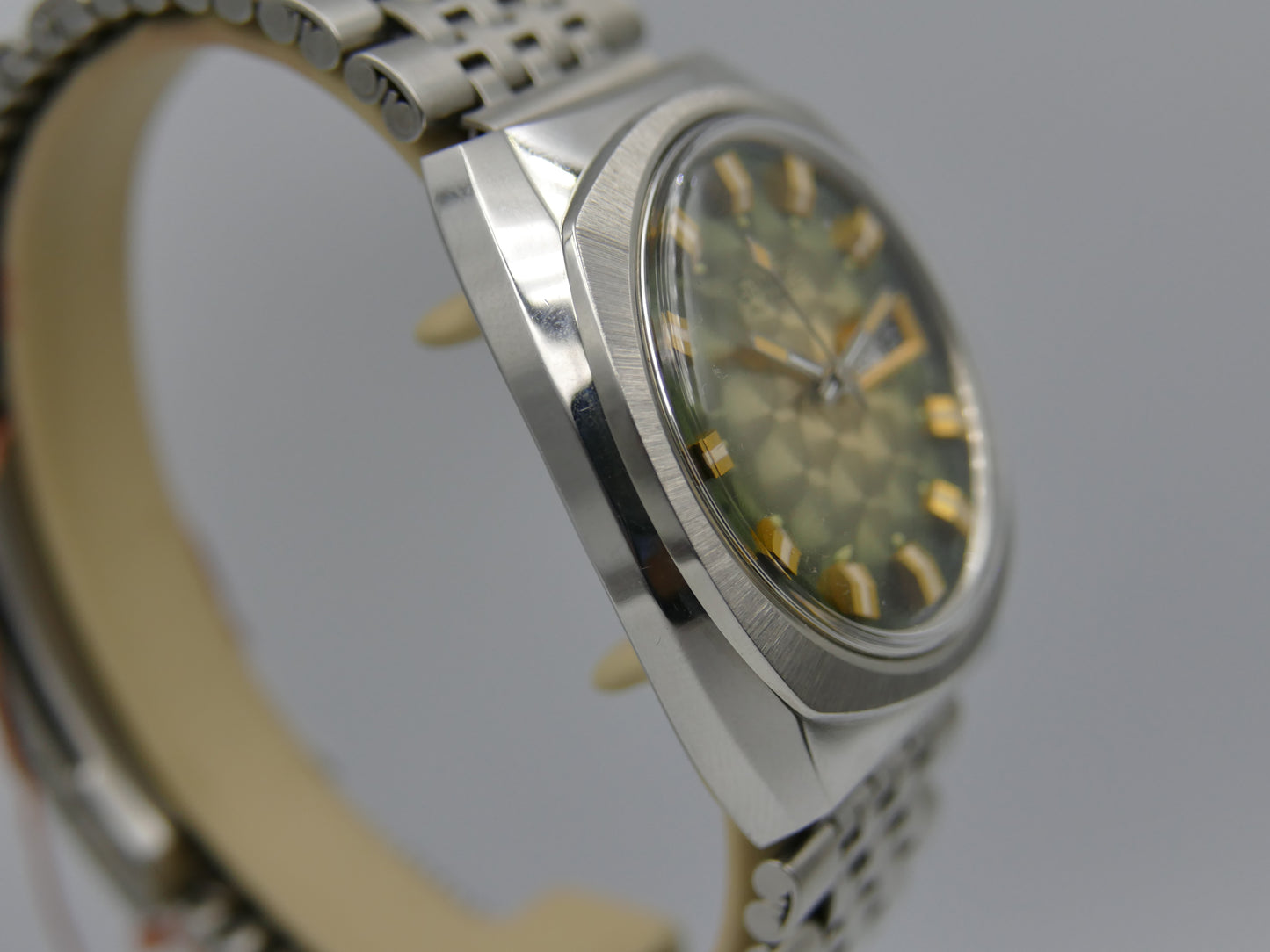 70s vintage watch DUWARD Automatic Cal. ETA 2789 Ref. 6002 green brushed circular dial NOS