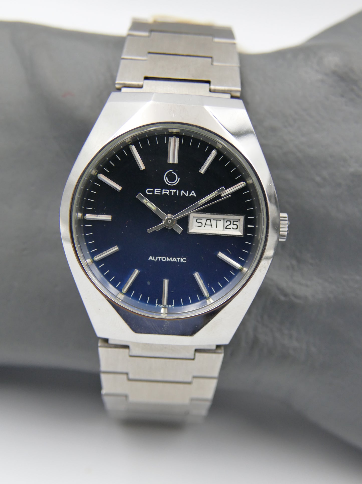 70s vintage watch Certina ref AHB012 automatic ETA 2789 blue dial steel NOS