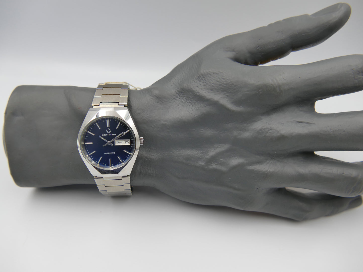 70s vintage watch Certina ref AHB012 automatic ETA 2789 blue dial steel NOS