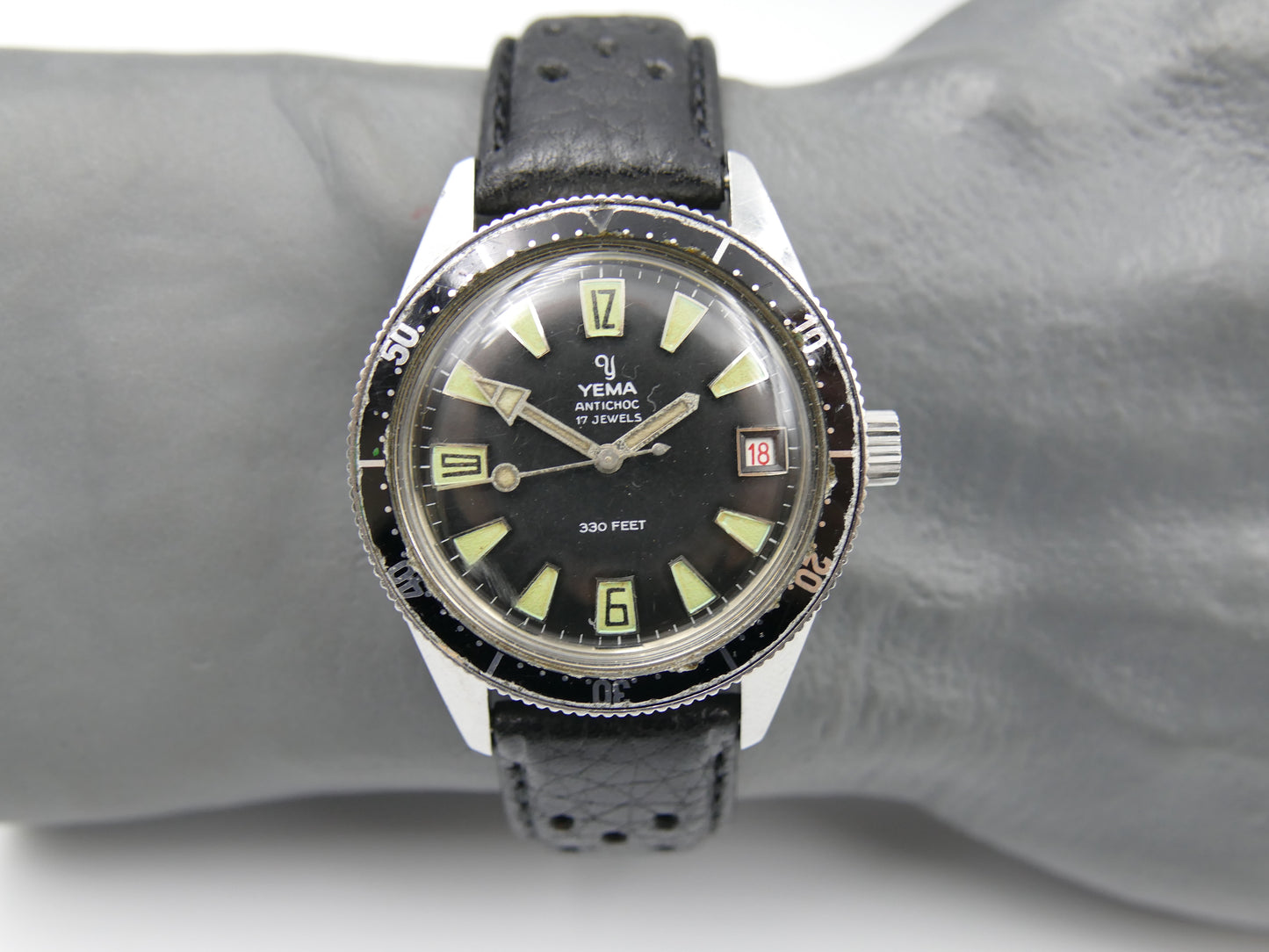 60s vintage watch mens Yema 330 feet SKIN DIVER ref. 8755 Steel Pre superman 38mm