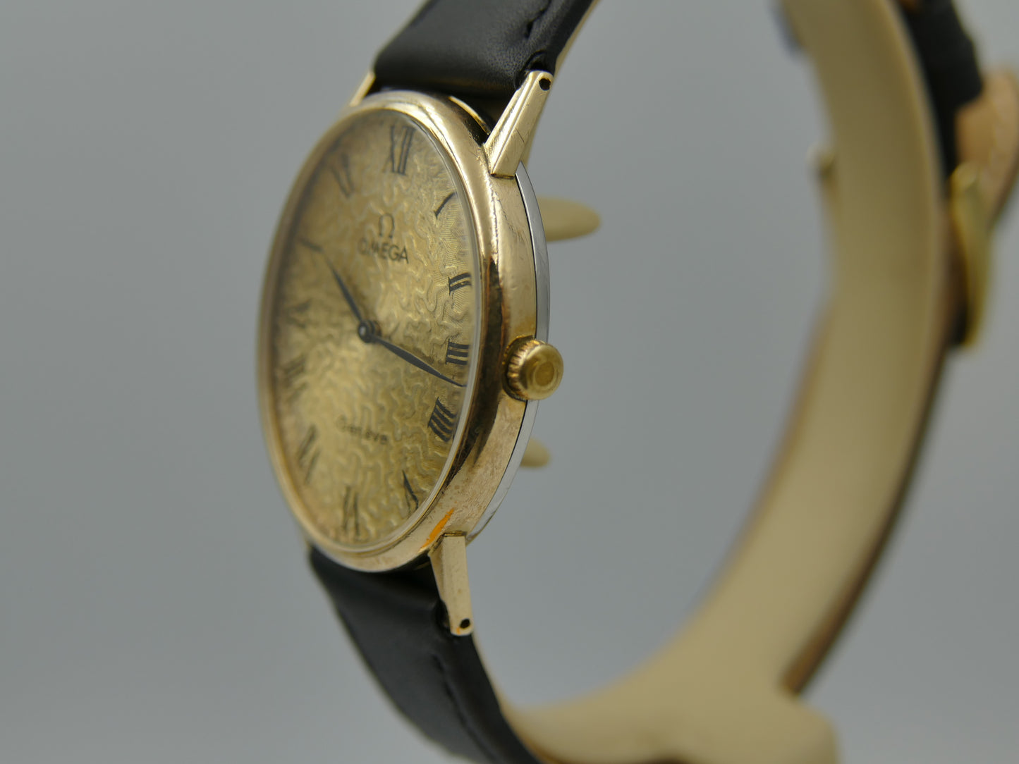 70s vintage Omega Geneve Ellipse ref 511.416 with Floral guilloché dial cal 625