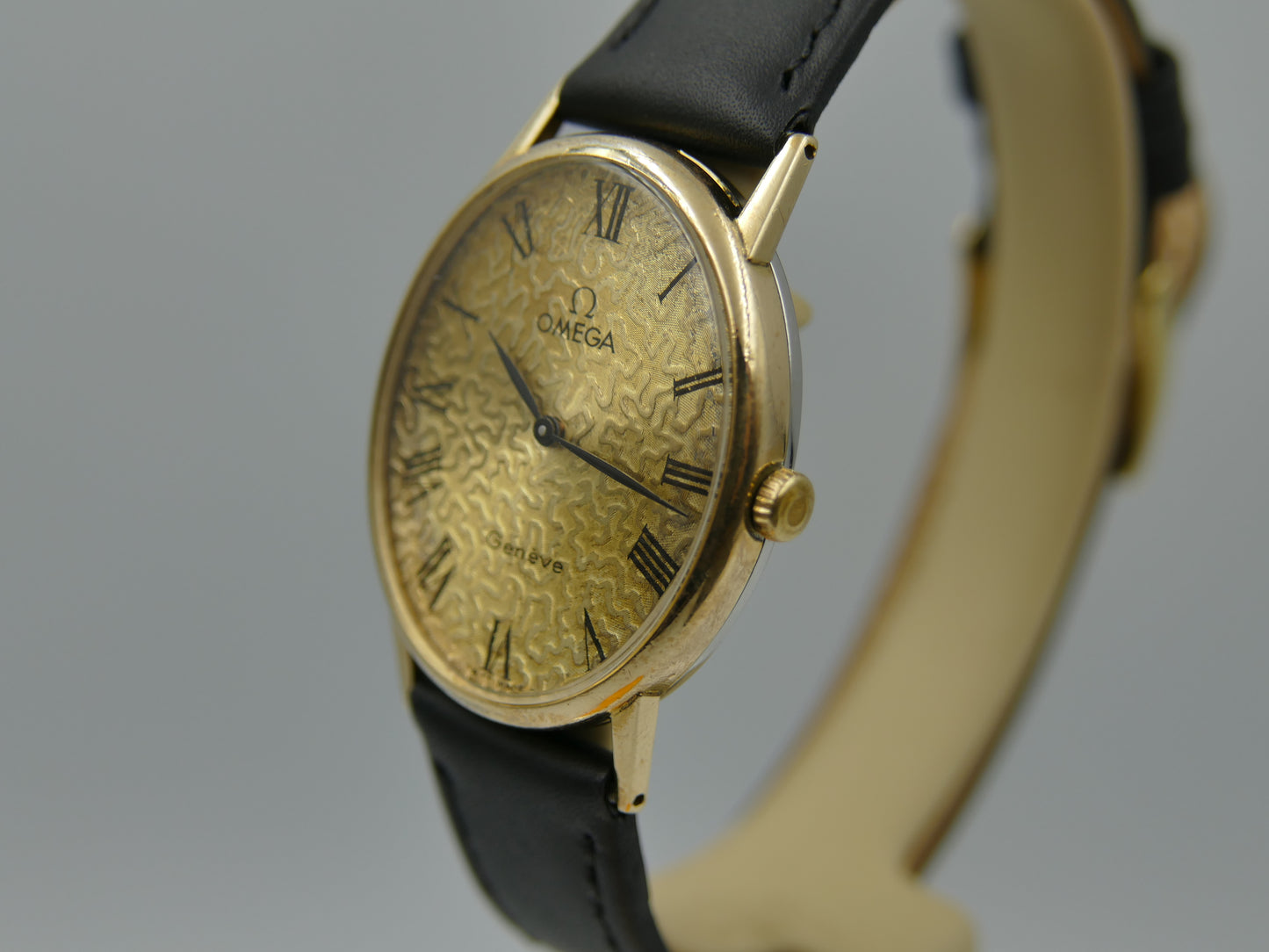 70s vintage Omega Geneve Ellipse ref 511.416 with Floral guilloché dial cal 625