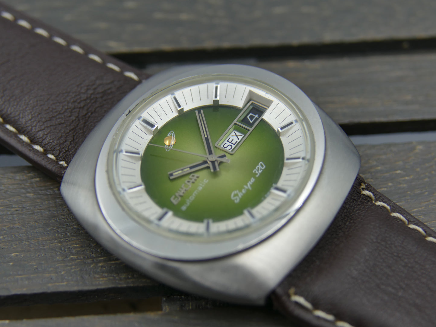 70s vintage watch NOS Enicar Sherpa 320 ref 167-10-01 automatic cal. AR 167 Steel green