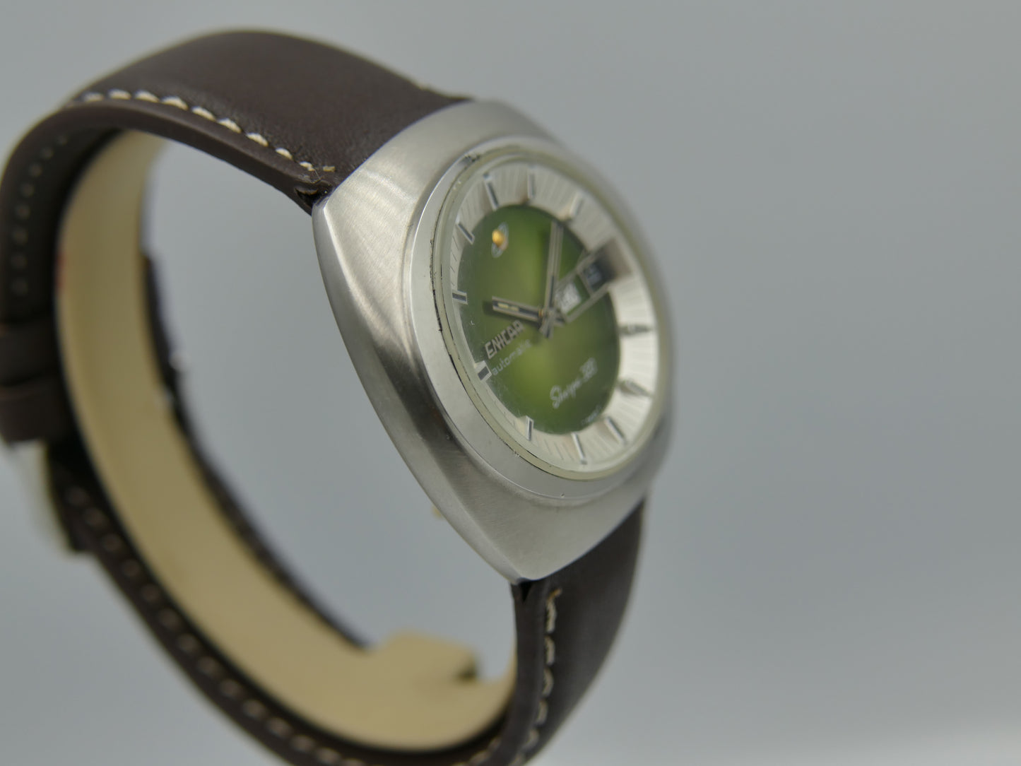 70s vintage watch NOS Enicar Sherpa 320 ref 167-10-01 automatic cal. AR 167 Steel green