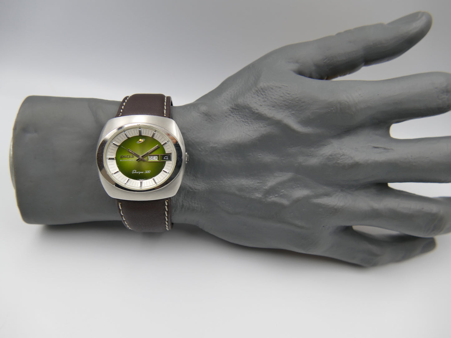 70s vintage watch NOS Enicar Sherpa 320 ref 167-10-01 automatic cal. AR 167 Steel green