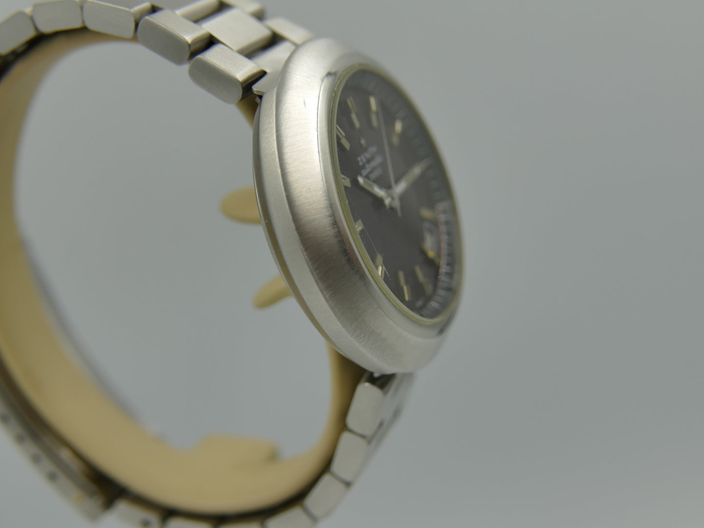 70s vintage watch Zenith ref 01-1190-290 UFO Disco Volante  Automatic burgundy dial serviced