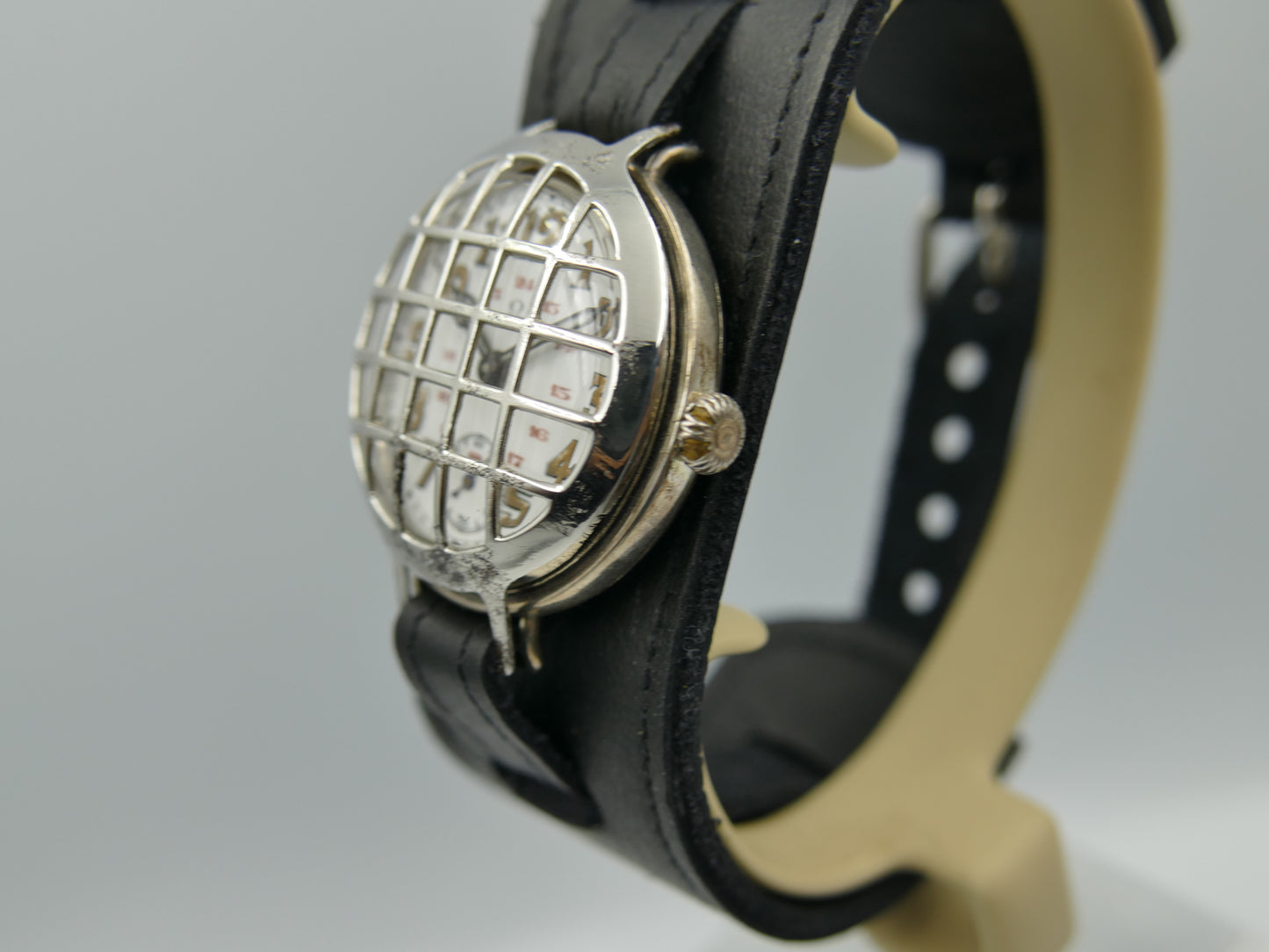 10's vintage watch world war Caged Oficcer Omega trench ref. 568.13 cal. 13''' SOB rare