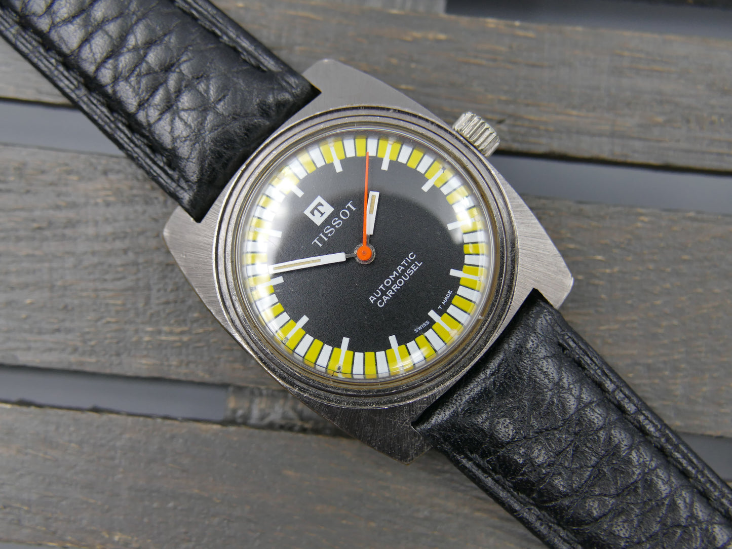 70s vintage watch Tissot Carrousel ref 44590 5 automatic 784 yellow