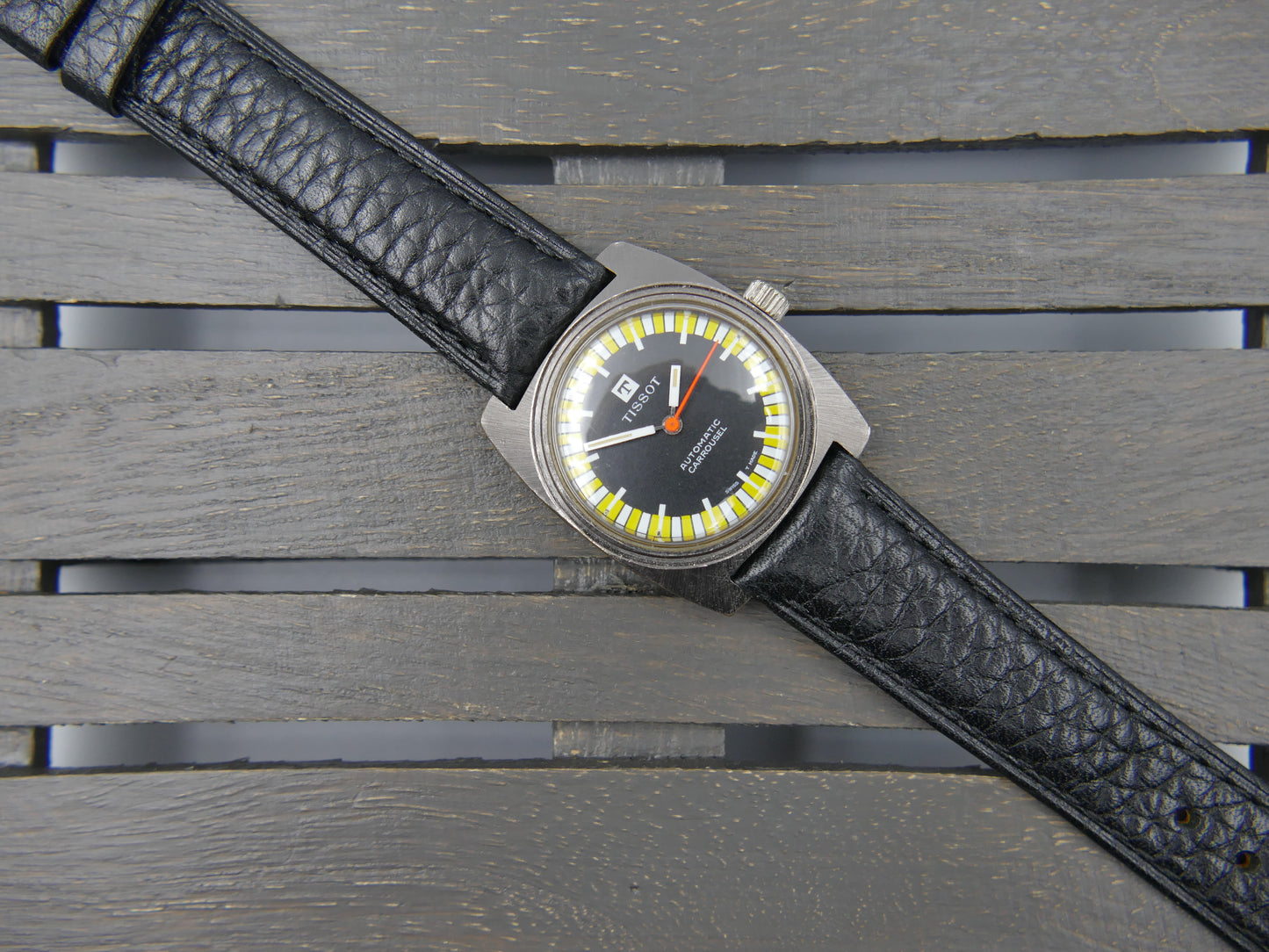 70s vintage watch Tissot Carrousel ref 44590 5 automatic 784 yellow