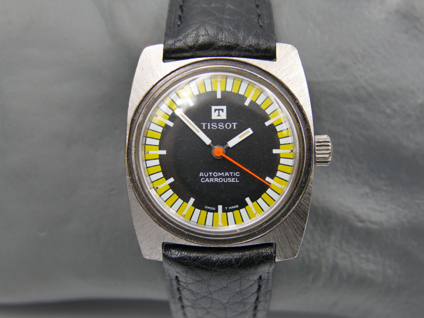 70s vintage watch Tissot Carrousel ref 44590 5 automatic 784 yellow