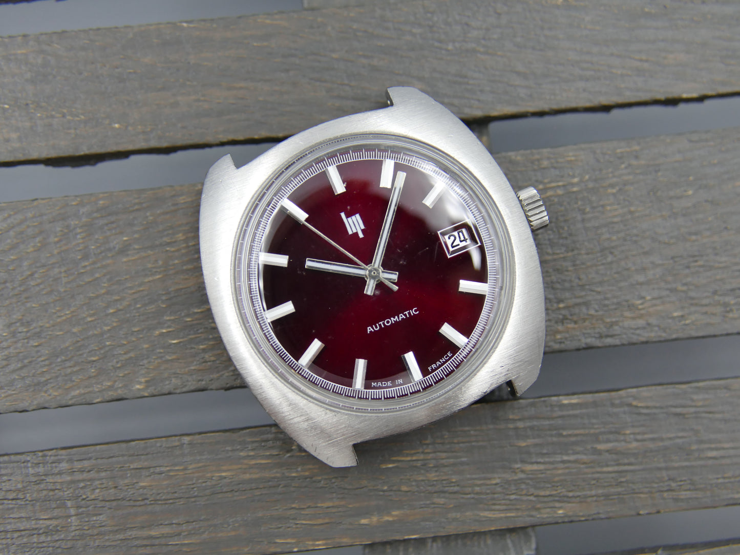 70s vintage watch mens LIP Sport Tonneau automatic Duromat 7525 Burgundy dial