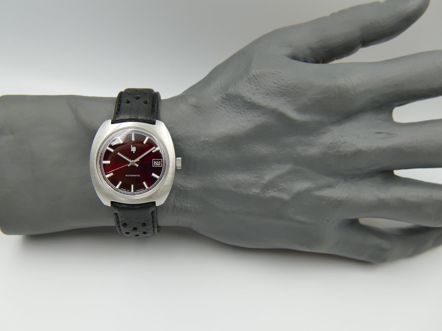 70s vintage watch mens LIP Sport Tonneau automatic Duromat 7525 Burgundy dial