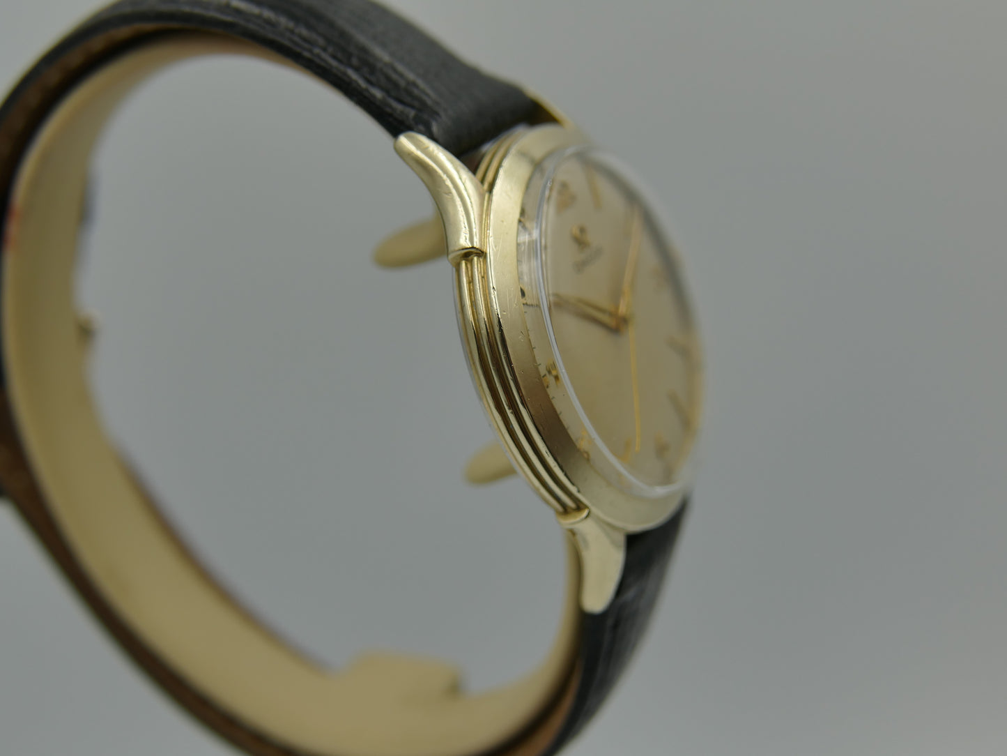 50s vintage watch mens Omega P- 6247 hand wind cal. 371 gold 10k G. F. serviced