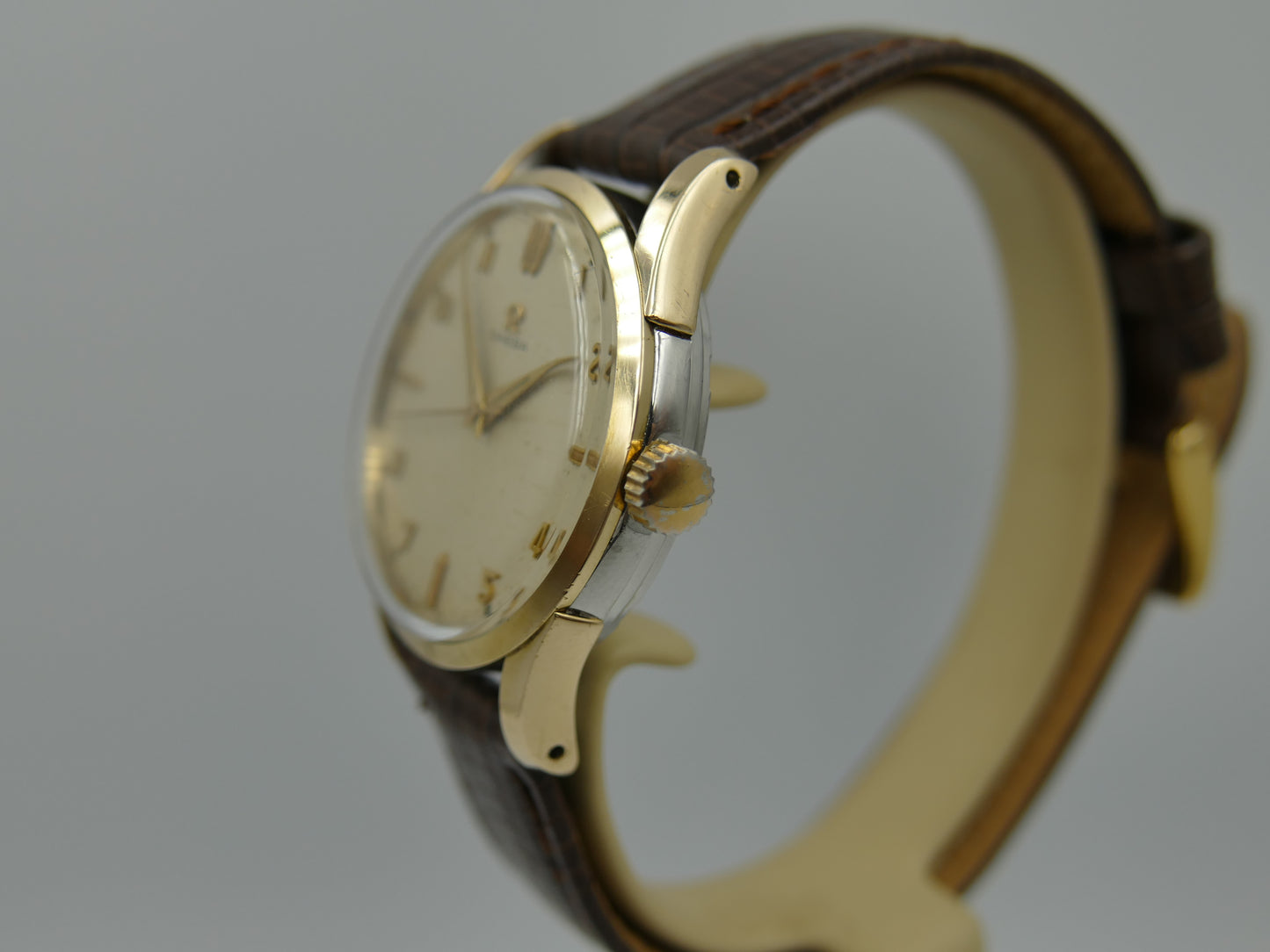 50s vintage watch mens Omega ref. 2640 -6 SC hand wind cal 283 gold cap serviced