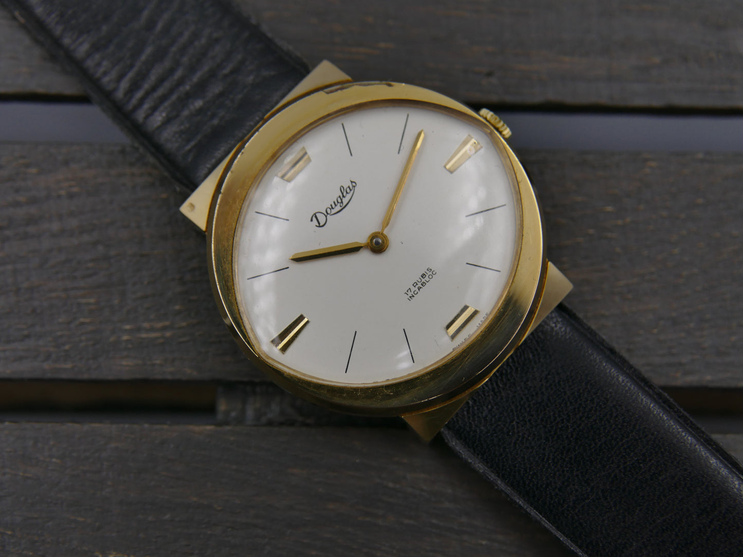 vintage Douglas manual wind peseux 17J gold plated NOS
