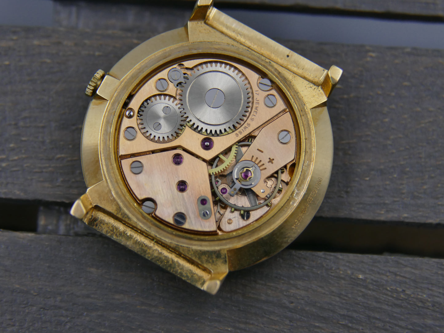 vintage Douglas manual wind peseux 17J gold plated NOS