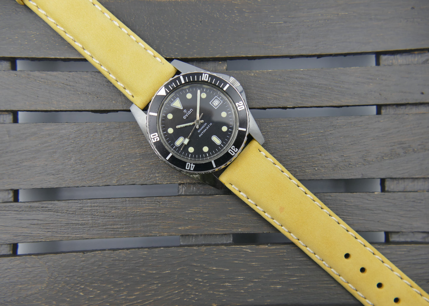 80s vintage watch mens diver plongee Evian Besançon automatic FE 5611 NOS serviced
