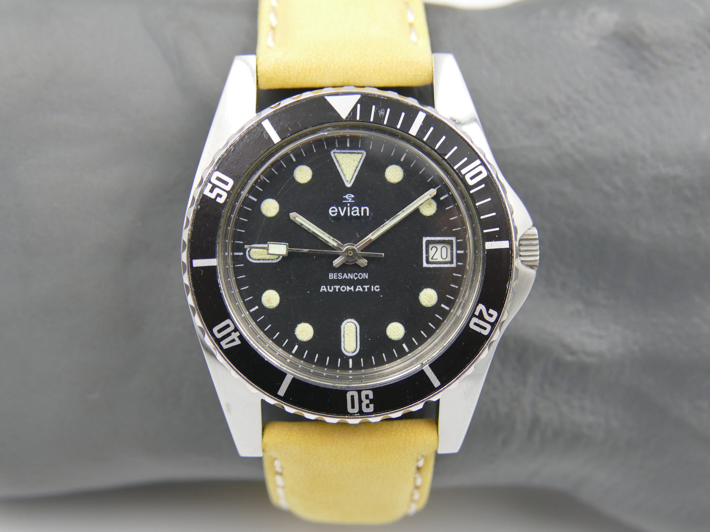 80s vintage watch mens diver plongee Evian Besançon automatic FE 5611 NOS serviced