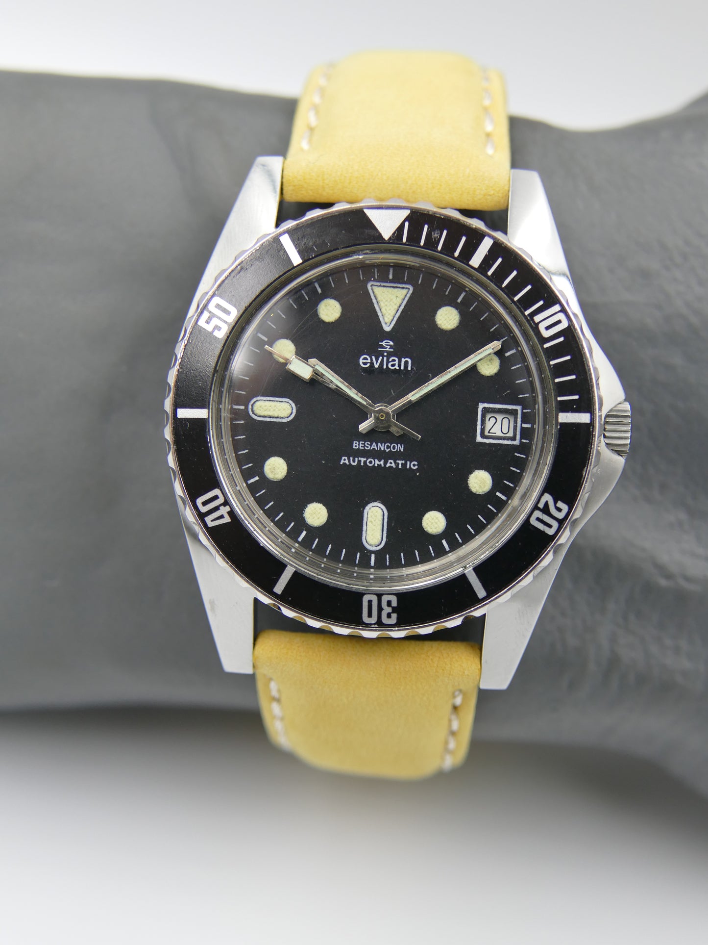 80s vintage watch mens diver plongee Evian Besançon automatic FE 5611 NOS serviced