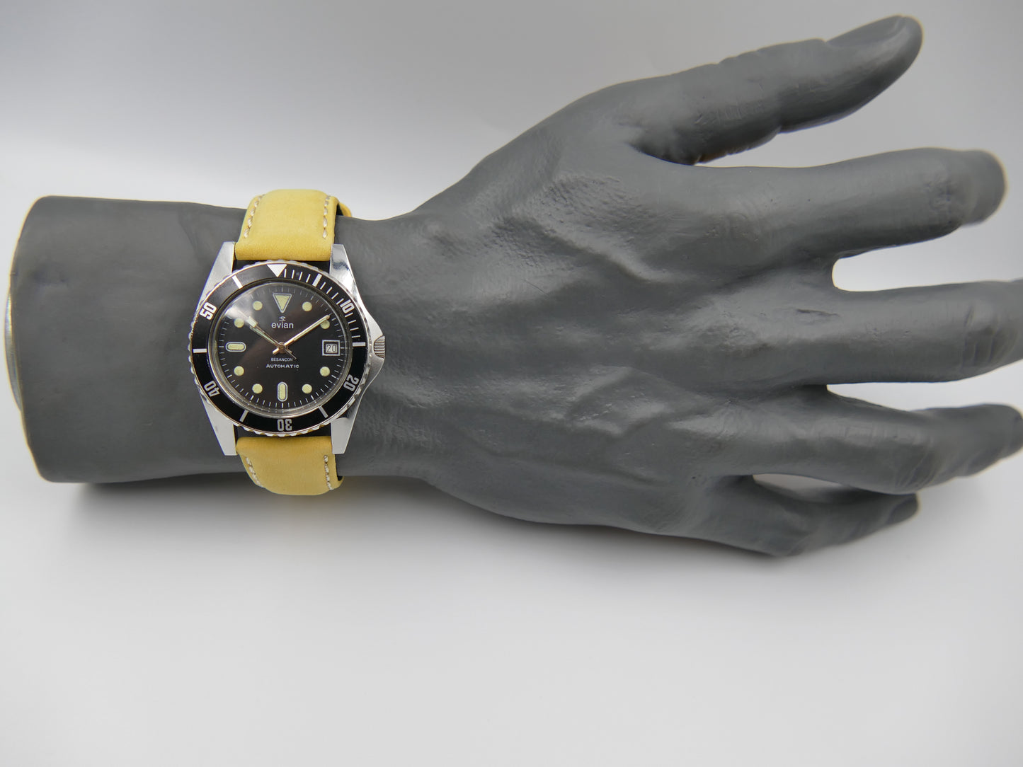 80s vintage watch mens diver plongee Evian Besançon automatic FE 5611 NOS serviced