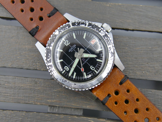 70s vintage watch mens diver Mentor de Luxe calendar hand wind EB 8800