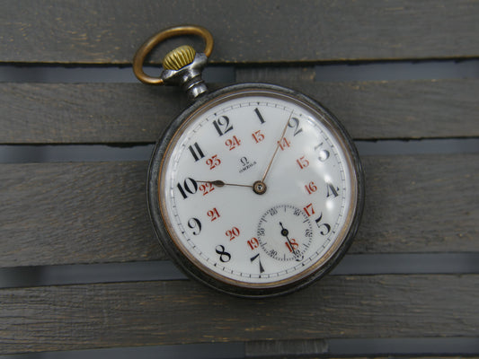 1908 vintage gousset pocket watch Omega 20’’’ L7-16p manual wind metal gun case