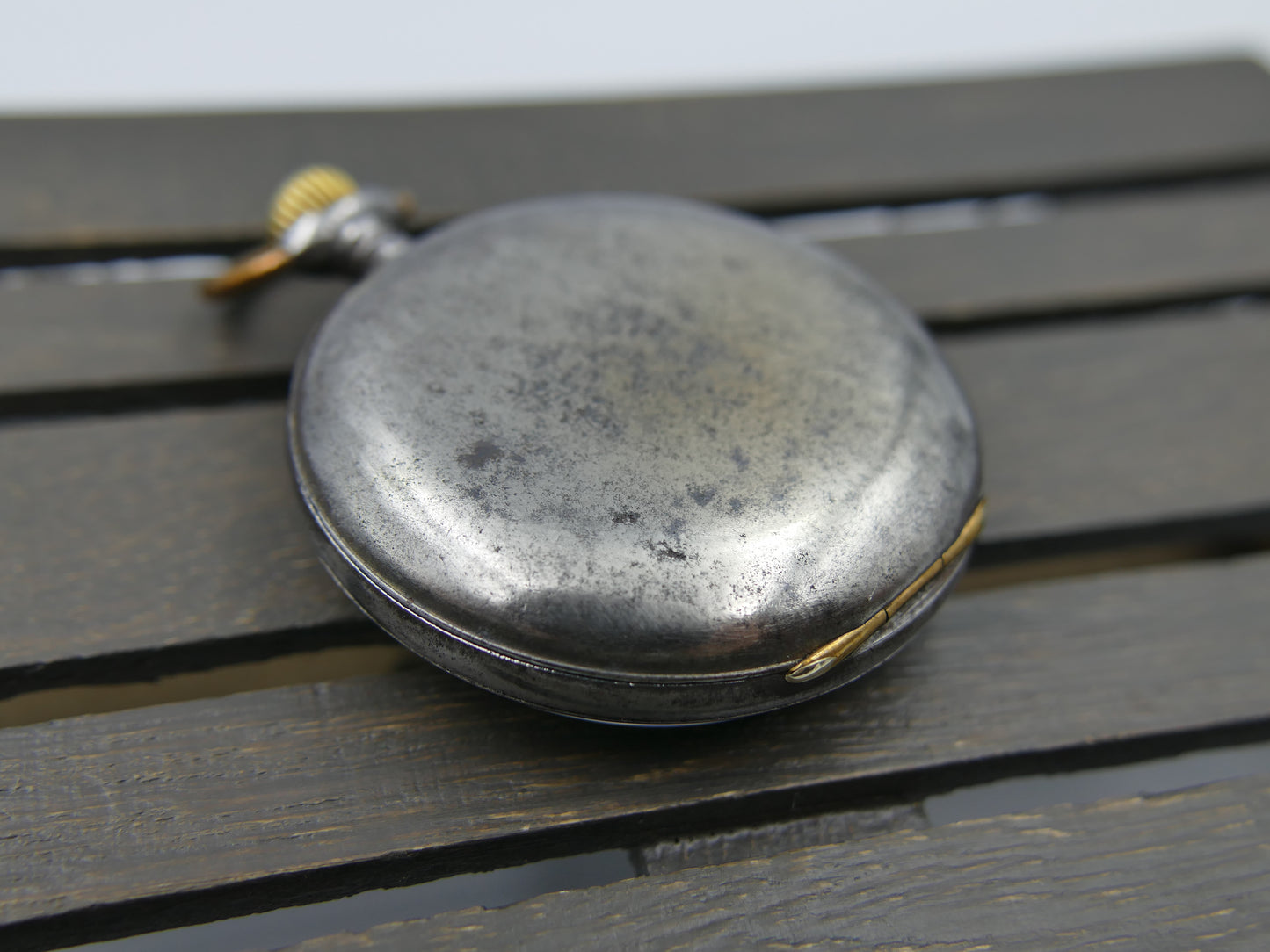 1908 vintage gousset pocket watch Omega 20’’’ L7-16p manual wind metal gun case