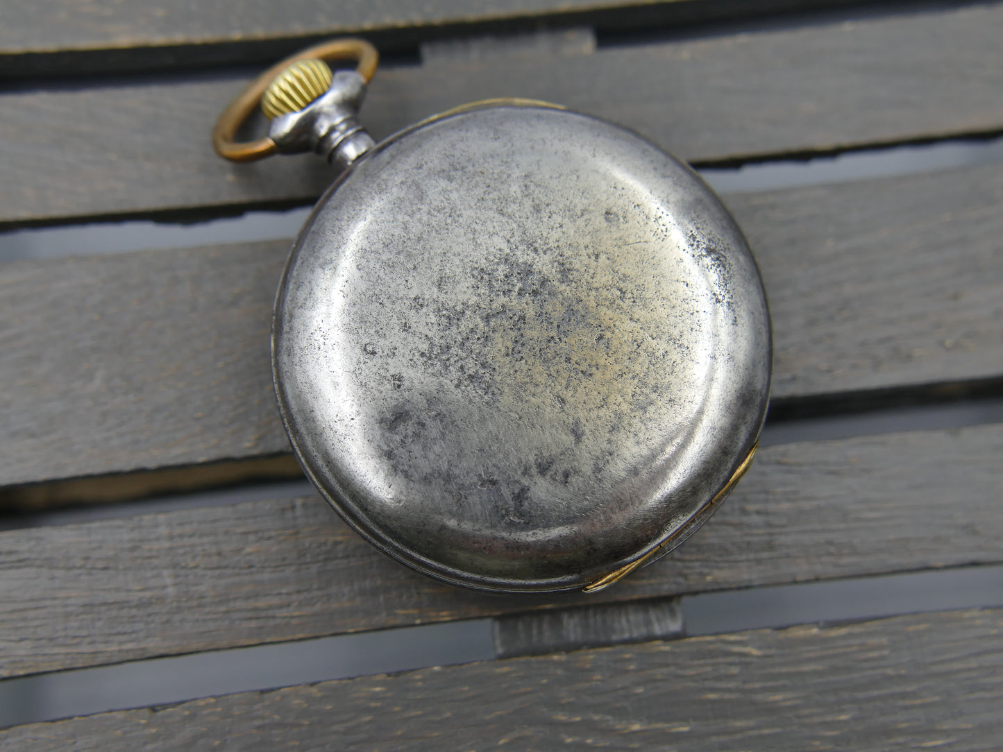 1908 vintage gousset pocket watch Omega 20’’’ L7-16p manual wind metal gun case