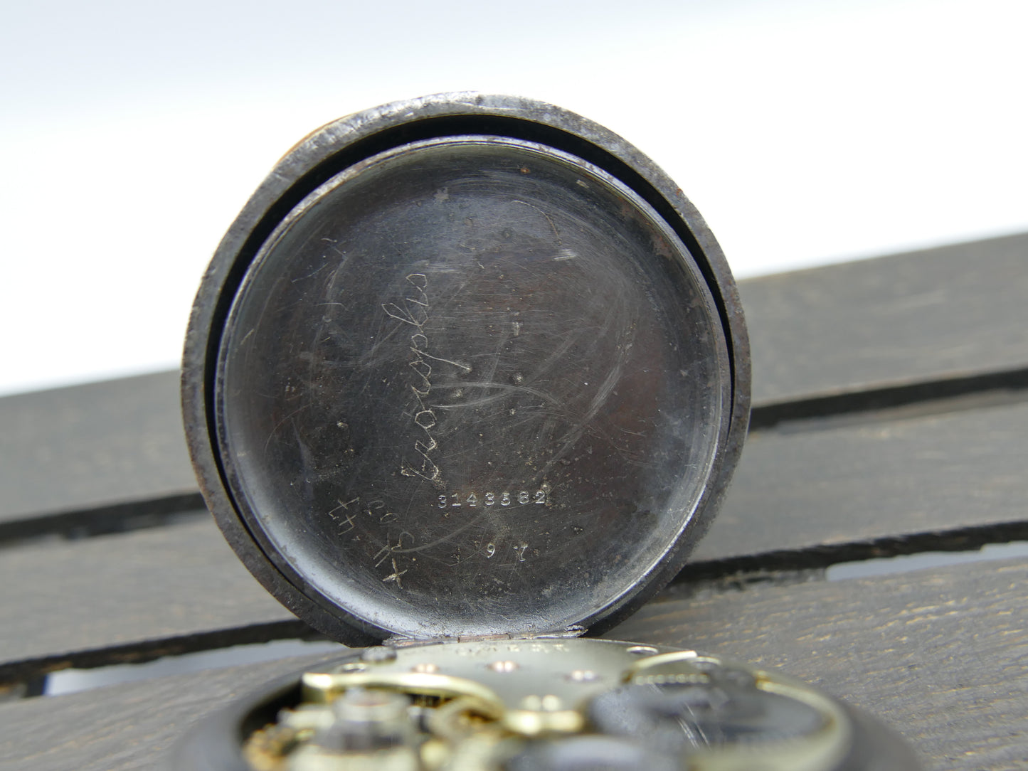 1908 vintage gousset pocket watch Omega 20’’’ L7-16p manual wind metal gun case
