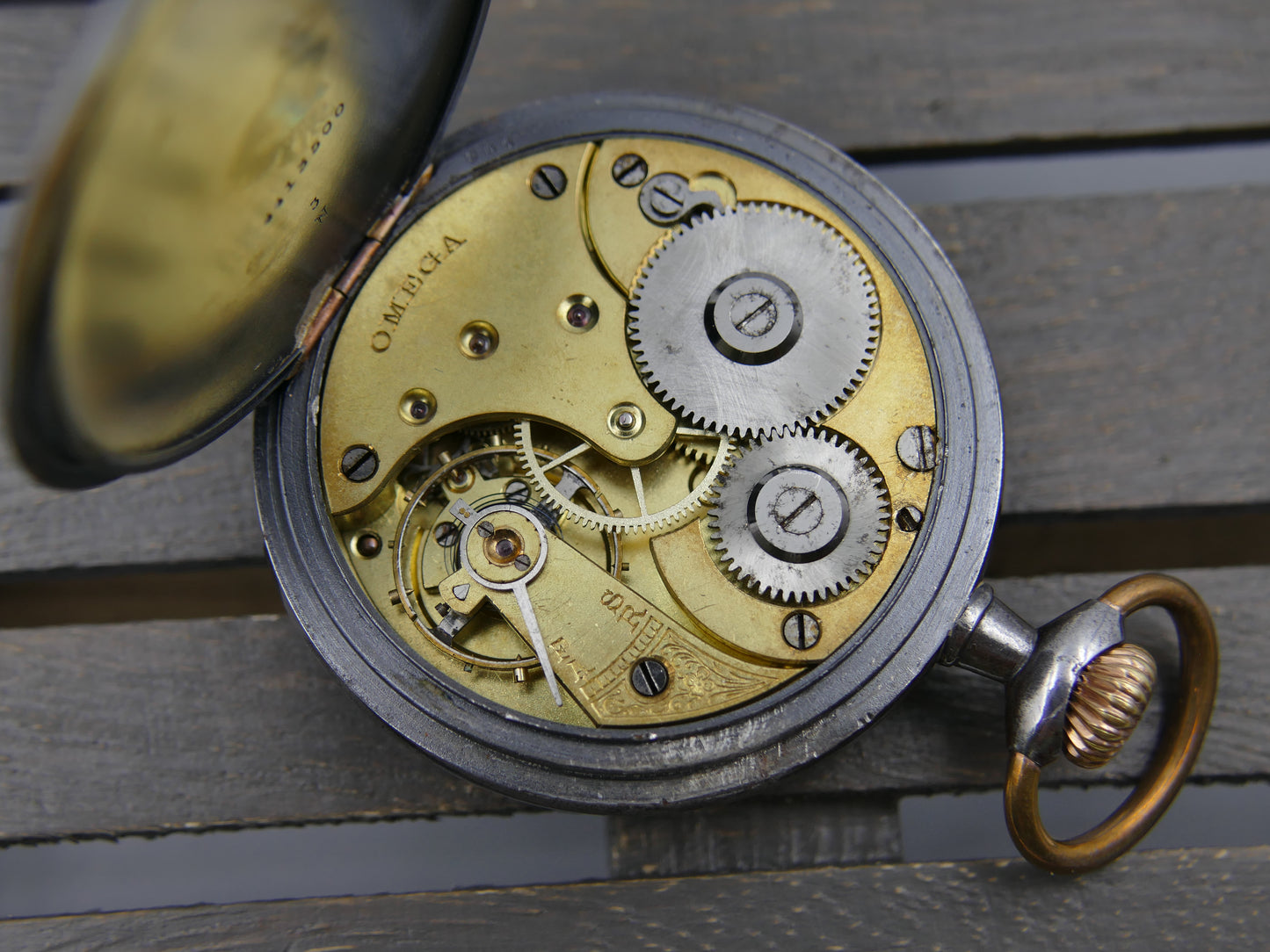 10s vintage gousset pocket watch Omega 19’’’ NN L7-16p manual wind metal gun case