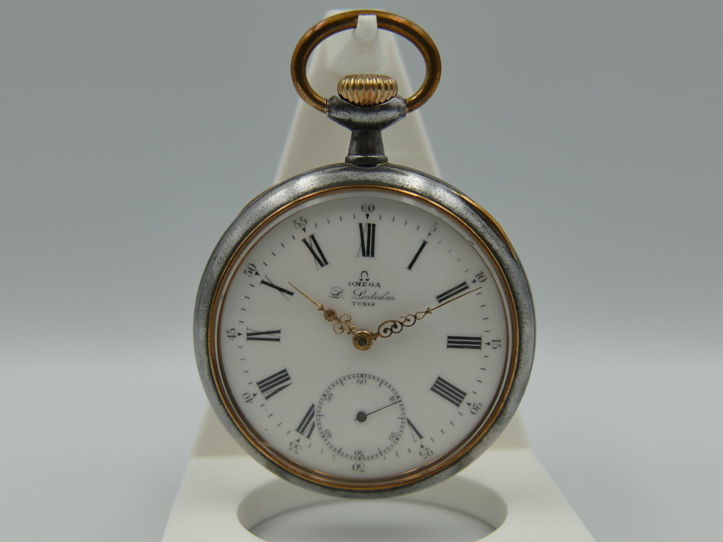 10s vintage gousset pocket watch Omega 19’’’ NN L7-16p manual wind metal gun case