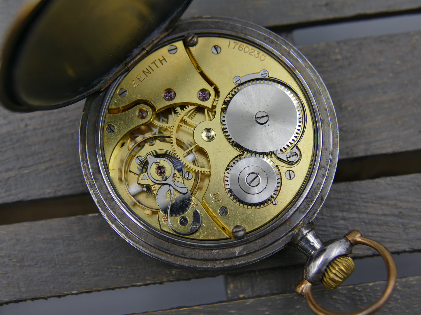 1914 vintage gousset pocket watch Zenith hand wind Gun metal grand prix