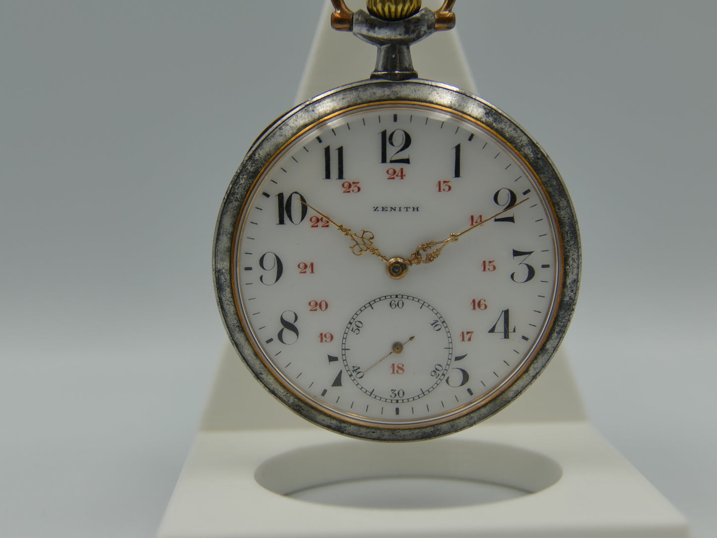 1914 vintage gousset pocket watch Zenith hand wind Gun metal grand prix