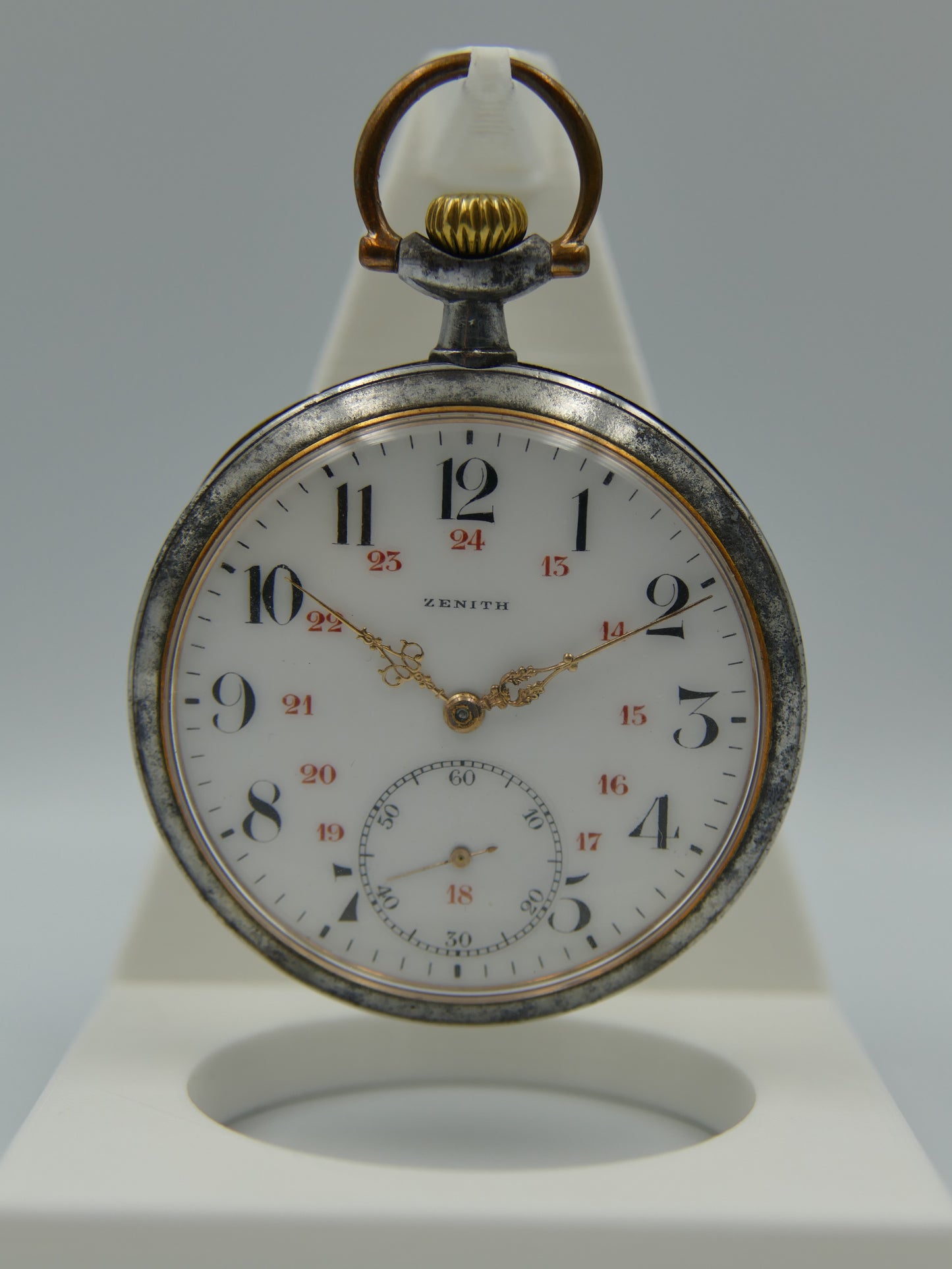 1914 vintage gousset pocket watch Zenith hand wind Gun metal grand prix